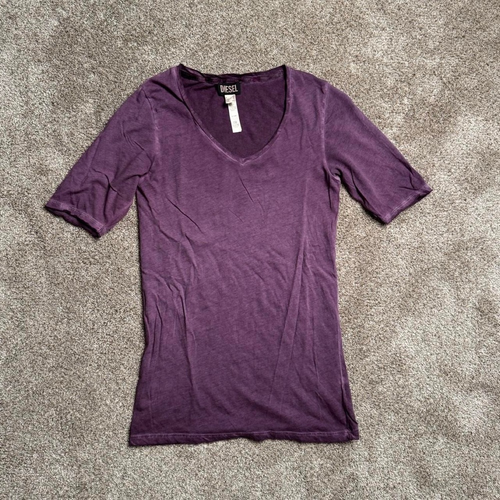 PURPLE DIESEL OVERDYED V NECK TEE